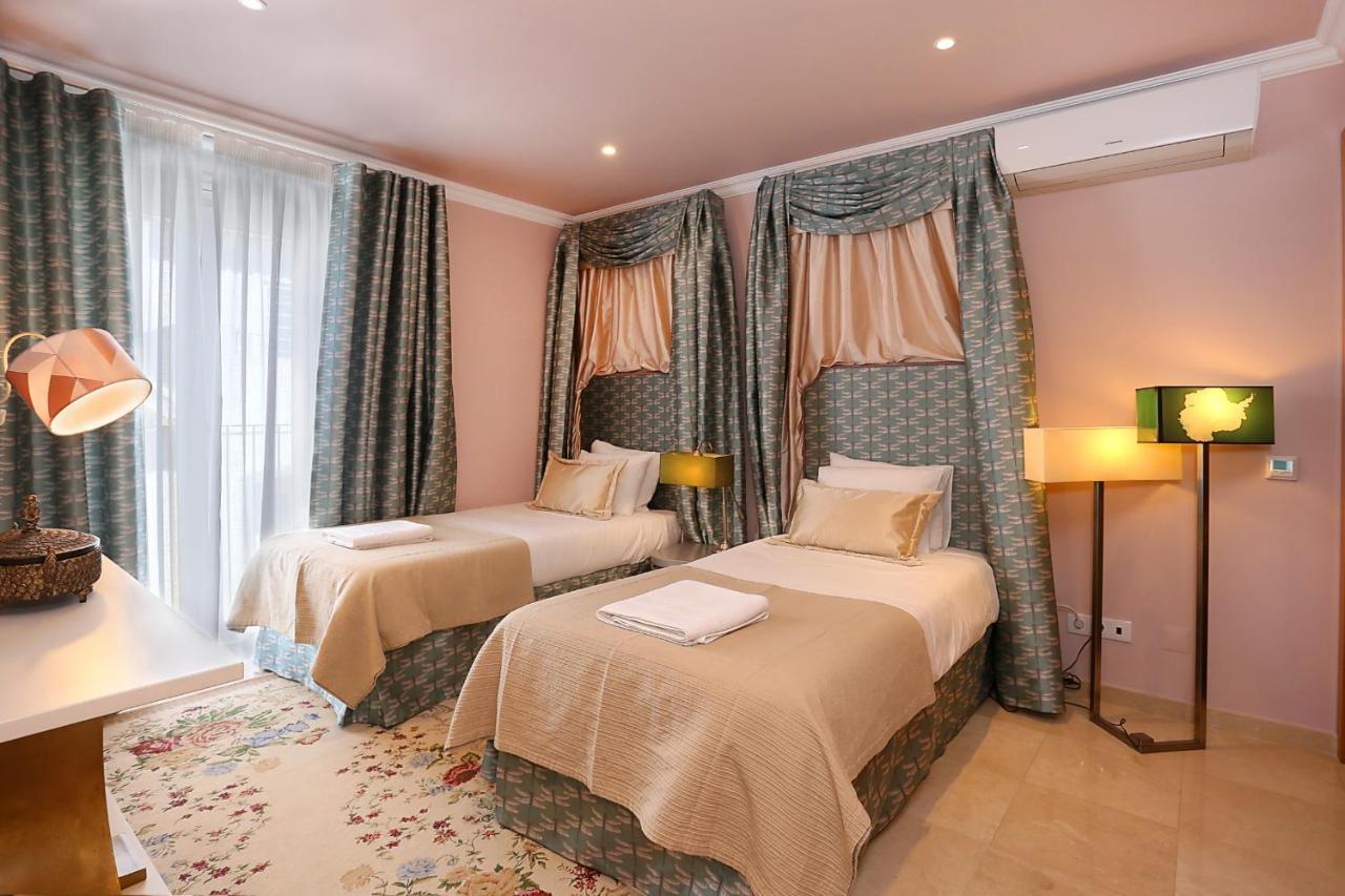 Henri's - Pateo De Santo António * Lagos