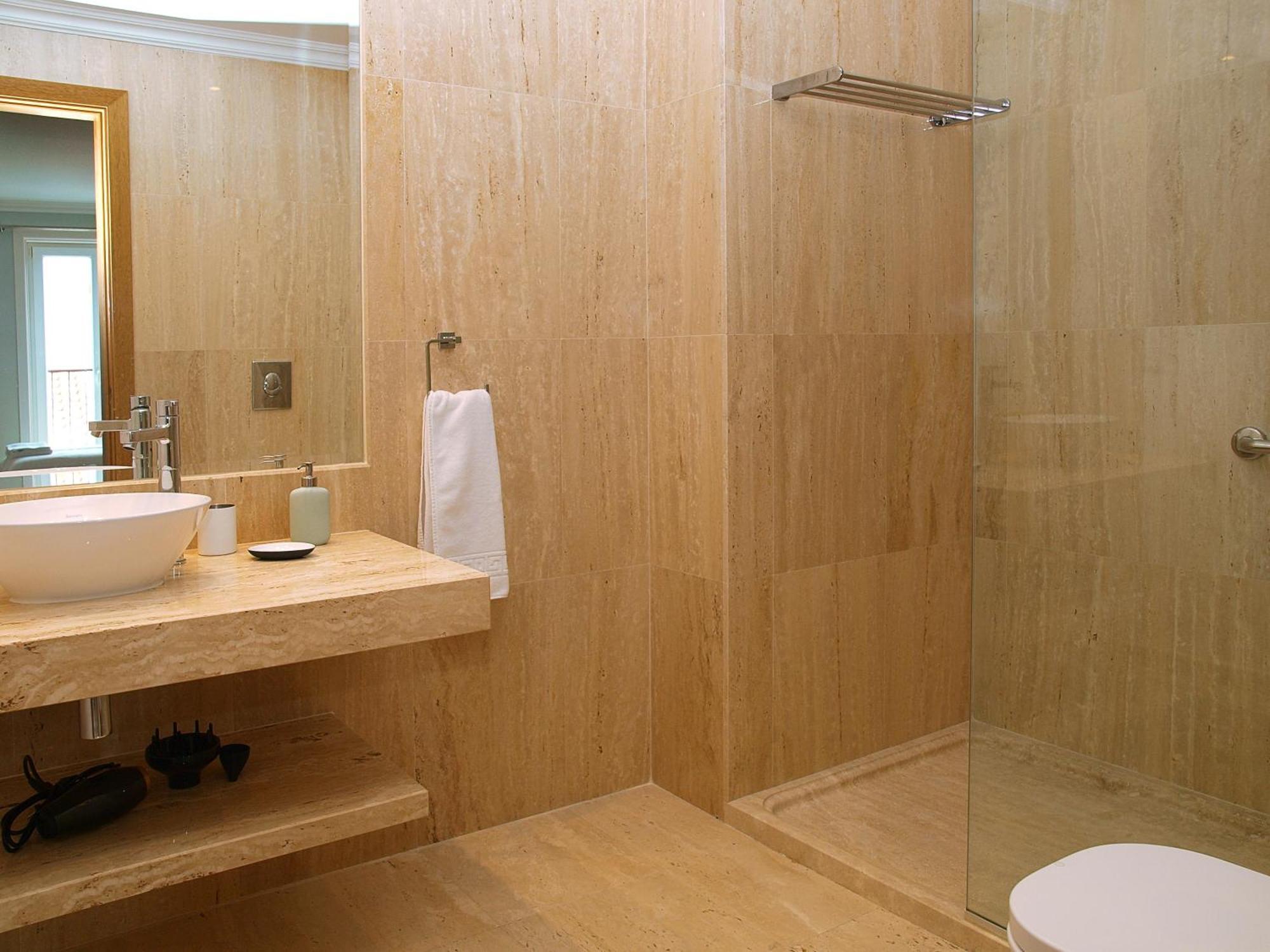 Apartamento Henri's - Pateo De Santo António
